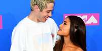 Ariana Grande defende Pete Davidson e pede para fãs pararem de atacá-lo  Foto: Getty Images / PureBreak