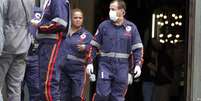 Bombeiros na entrada da Catedral Metropolitana de Campinas logo ap&oacute;s o ataque  Foto: DW / Deutsche Welle