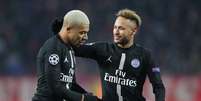 Neymar e Mbappé comemoram gol do PSG  Foto: Marko Djurica / Reuters