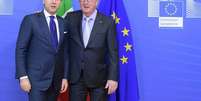 Giuseppe Conte e Jean-Claude Juncker antes de reunião em Bruxelas, na Bélgica  Foto: ANSA / Ansa - Brasil