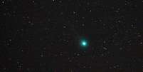 O cometa 46P/Wirtanen vai aparecer na cor verde, como o cometa Lovejoy (foto), visto em 2015 no céu da Bulgária  Foto: Getty Images / BBC News Brasil