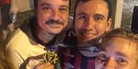 Pablo encontrou torcedores em lanchonete após o título da Sul-Americana (Foto: Reprodução/Facebook)  Foto: LANCE!