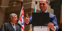 a foto o deputado Eduardo Bolsonaro durante a cerimônia de diplomação realizada pelo Tribunal Regional Eleitora. A sessão solene ocorreu na Sala São Paulo localizada na região Central da Capital.  Foto: ALES VALQUER/FRAMEPHOTO / Estadão