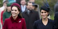 Kate Middleton, Meghan Markle e a fam&iacute;lia real juntam-se &agrave; rainha Elizabeth II em tradicional missa de Natal, realizada na Igreja de Santa Maria Madalena, na Inglaterra, nesta ter&ccedil;a-feira, 25 de dezembro de 2018  Foto: Getty Images / PurePeople