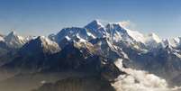 Visão geral do Monte Everest  24/04/2010 REUTERS/Tim Chong   Foto: Reuters