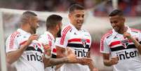 Jogadores do São Paulo comemoram gol contra o Flamengo no Brasileirão 2018  Foto: ERIK TEIXEIRA/RAW IMAGE / Estadão