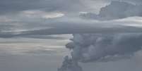 Satélites são uma das poucas maneiras de avaliar o vulcão atualmente  Foto: Reuters / BBC News Brasil