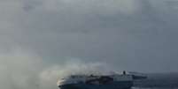 Navio Sincerity Ace pegou fogo no Pacífico durante viagem entre o Japão e o Havaí  Foto: GCapitain / Twitter / Reprodução