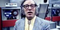 Isaac Asimov é um dos autores mais famosos de ficção científica e se inspirou, na década de 80, em George Orwell para fazer previsões  Foto: BBC News Brasil