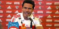 Hernanes foi apresentado na segunda-feira, em Orlando - Rubens Chiri/saopaulofc.net  Foto: LANCE!