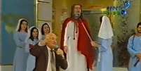 Padre Quevedo e Inri Cristo durante debate no 'Superpop' em 2004.  Foto: Reprodução de 'Superpop' (2004) / RedeTV / Estadão Conteúdo