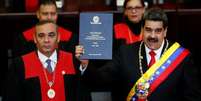 O herdeiro político de Hugo Chávez tomou posse para um segundo mandato e ganhou destaque em publicações internacionais  Foto: REUTERS/Carlos Garcia Rawlins / BBC News Brasil