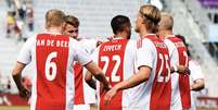 Jogadores do Ajax comemoram gol em Orlando - FOTO: Divulgação  Foto: LANCE!