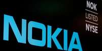 Logo da fabricante de equipamentos de telecomunicações Nokia em exibição na Bolsa de Valores de Nova York (Nyse). 21/05/2018. REUTERS/Brendan McDermid.  Foto: Reuters