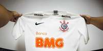 Espaço nobre da camisa do Corinthians agora terá patrocinador (Foto: Daniel Augusto Jr)  Foto: LANCE!