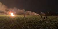 Centenas de pessoas tentavam furtar combustível quando a explosão ocorreu  Foto: SEDENA / BBC News Brasil