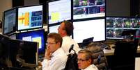 Operadores durante preg&atilde;o na Bolsa de Frankfurt, na Alemanha
15/01/2019
REUTERS/Kai Pfaffenbach  Foto: Reuters