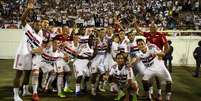 Jogadores do São Paulo comemoram classificação da equipe para a final da Copa São Paulo de Futebol Júnior após vitória na partida contra o Guarani  Foto: Fernando Calzzani / Photopress / Estadão