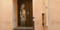 Obra de Banksy em homenagem às vítimas do Bataclan é roubada  Foto: Reprodução / Reuters