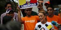 Lilian Tintori, mulher do líder de oposição Leopoldo Lópes, concede entrevista durante protesto contra presidente venezuelano Nicolás López 
30/01/2019 REUTERS/Andres Martinez Casares  Foto: Reuters