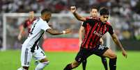 Lucas Paquetá em campo pelo Milan  Foto: Waleed Ali / Reuters