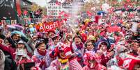 Foliões no célebre Carnaval de Colônia, no oeste da Alemanha  Foto: DW / Deutsche Welle