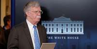 John Bolton durante entrevista coletiva na Casa Branca
28/01/2019 REUTERS/Jim Young  Foto: Reuters