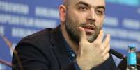 Roberto Saviano vive sob escolta por causa de suas denúncias contra a máfia Camorra  Foto: EPA / Ansa - Brasil