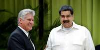 Presidente de Cuba, Miguel D&iacute;az-Canel, cumprimenta presidente da Venezuela, Nicol&aacute;s Maduro, em Havana
14/12/2018 Ernesto Mastrascusa/Pool via REUTERS   Foto: Reuters