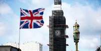 Bandeira do Reino Unido perto do Big Ben, em Londres  Foto: Henry Nicholls / Reuters