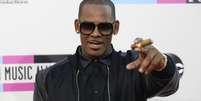 Cantor R. Kelly durante o 41º American Music Awards em Los Angeles. 24/11/2013.   REUTERS/Mario Anzuoni  Foto: Reuters