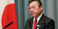 Yoshitaka Sakurada cometeu uma s&eacute;rie de gafes desde que foi nomeado ministro no ano passado.  Foto: Reuters / BBC News Brasil