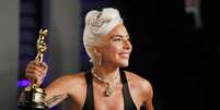 Lady Gaga com seu Oscar de Melhor Canção por Shallow, música de &#039;Nasce uma Estrela&#039;  Foto: Danny Moloshok / Reuters