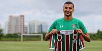 Léo Santos chegou ao Fluminense (Foto: Lucas Merçon/FFC)  Foto: Lance!