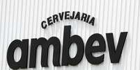  Logo da Ambev em Fortaleza, CE
10/01/2019
REUTERS/Paulo Whitaker  Foto: Reuters
