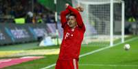 Atacante Lewandovski fez dois gols no triunfo (Foto: Reprodução / Twitter)  Foto: Lance!