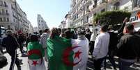 Protestos contra reeleição de Bouteflika mata 1 na Argélia  Foto: EPA / Ansa - Brasil