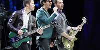 Jonas Brothers durante apresentação em 2013  Foto: Eliseo Fernandez / Reuters