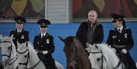 Presidente da Rússia, Vladimir Putin, cavalga ao lado de policiais mulheres em Moscou
07/03/2019 Sputnik/Alexei Nikolsky/Kremlin via REUTERS   Foto: Reuters