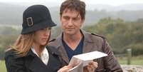 Holly (Hilary Swank)&nbsp;e Gerry (Gerard Butler) s&atilde;o os protagonistas de 'P.S. Eu Te Amo'.  Foto: Cena do filme 'P.S. Eu Te Amo' (2007) / Warner Bros. Pictures / Divulga&ccedil;&atilde;o / Estad&atilde;o