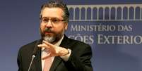 Ministro das Relações Exteriores, Ernesto Araújo, durante entrevista coletiva no Itamaraty
01/02/2019 Wilson Dias/Agência Brasil/Divulgação via REUTERS  Foto: Reuters