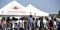 Desembarque de migrantes em Pozzallo, na Sicília  Foto: ANSA / Ansa - Brasil