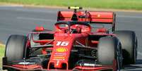 GP do Bahrein: Ferrari começa forte com Leclerc à frente de Vettel na P1  Foto: Glenn Nicholls/ AFP / F1Mania