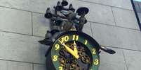 O relógio de 11 horas de Solothurn é composto por 11 engrenagens e 11 sinos  Foto: Mike MacEacheran / BBC News Brasil