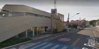 Ag&ecirc;ncias do Banco do Brasil e Santander foram atacadas na madrugada desta quinta-feira, 4, em Guararema (SP)  Foto: Reprodu&ccedil;&atilde;o Google Street View / Estad&atilde;o