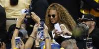 Beyonc&eacute; acompanha partida da NBA, em abril de 2018  Foto: EPA / Ansa - Brasil