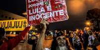 Manifestação a favor do presidente Lula em Curitiba  Foto: Eduardo Matysiak / Futura Press