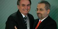 O presidente Jair Bolsonaro e o ministro da Educação Abraham Weintraub  Foto: MYKE SENA/FOTOARENA / Estadão Conteúdo