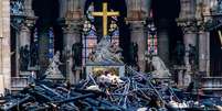 O interior da catedral após o incêndio  Foto: DW / Deutsche Welle