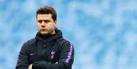 Pochettino durante treino do Tottenham  Foto: Jason Cairnduff / Reuters